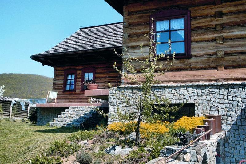 Dworek Mysliwski Villaer Laskowka (Lower Silesia)